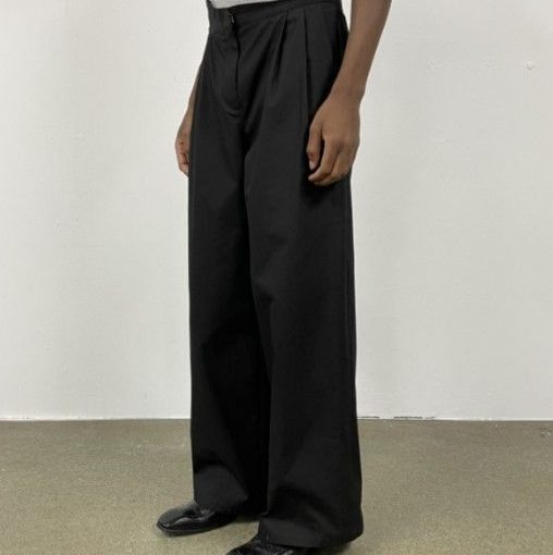 비대칭 허리밴드 팬츠